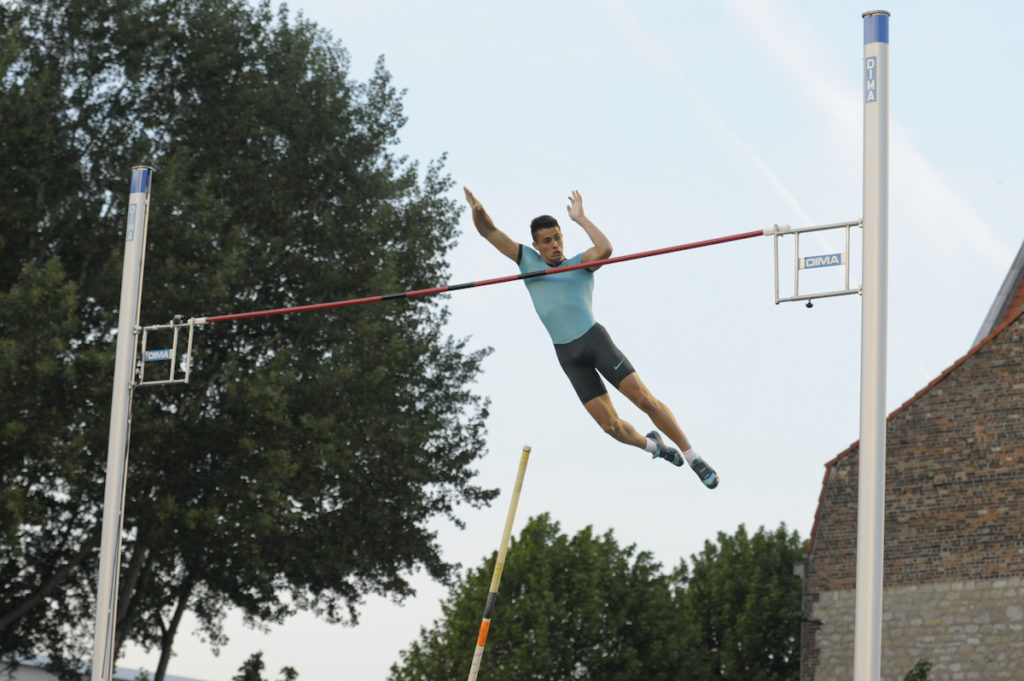 Valentin Lavillenie franchit 5m65 à la perche