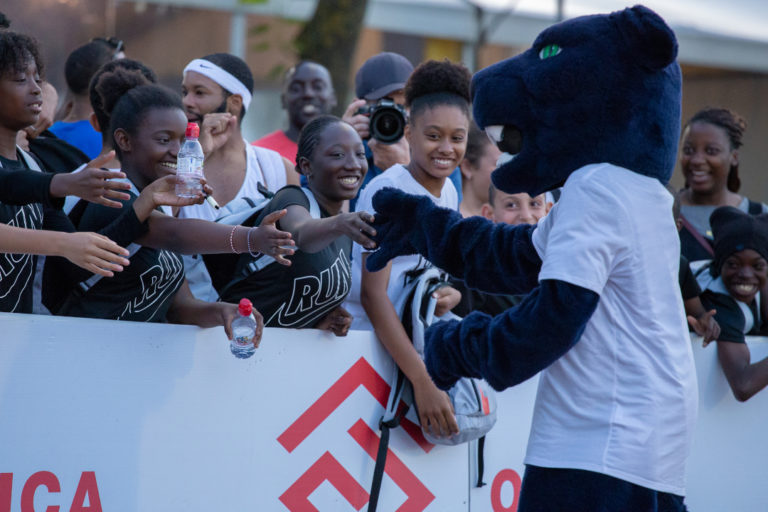 Contacts avec la mascotte