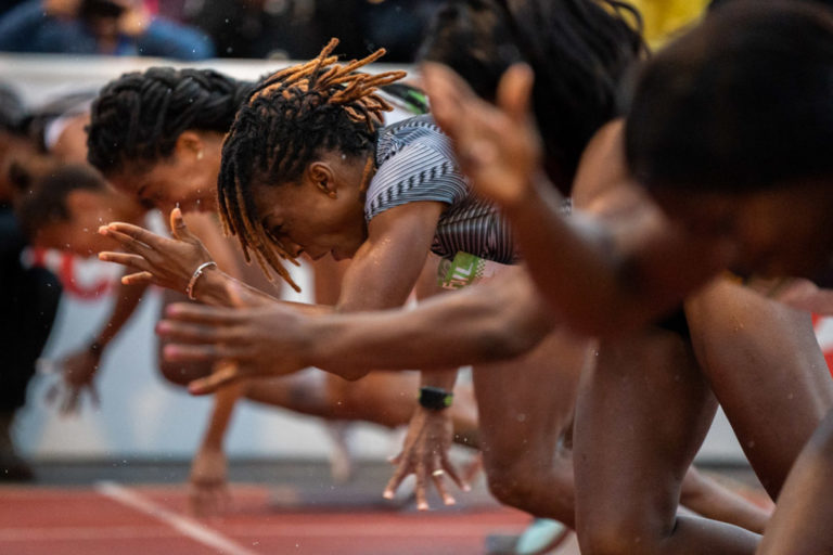 Départ du 100m avec Marie José Ta Lou au centre